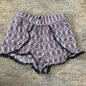 Flowy patterned shorts